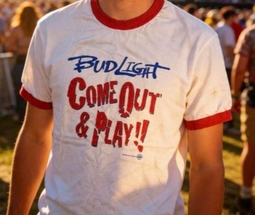 Vintage 1997 Bud Light 'Come Out & Play' Ringer T-Shirt White Large